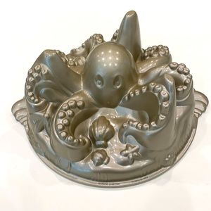 Nordic Ware USA Octopus Cake Pan 10 Cups